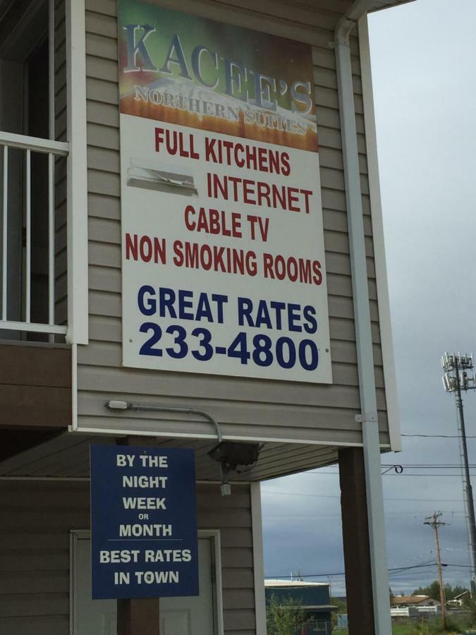 Kacee'S Northern Suites Fort Nelson Esterno foto